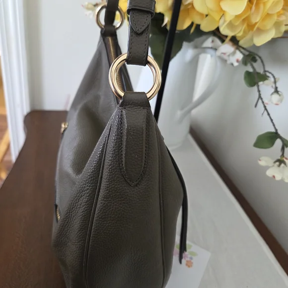 Coach Sutton Hobo Color: Moss Olive Green - Picture 3 of 9